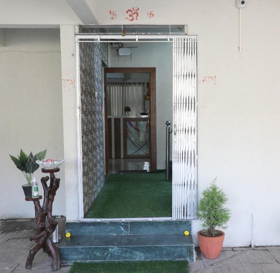 Hotel Satyam Residency Navi Mumbai Buitenkant foto