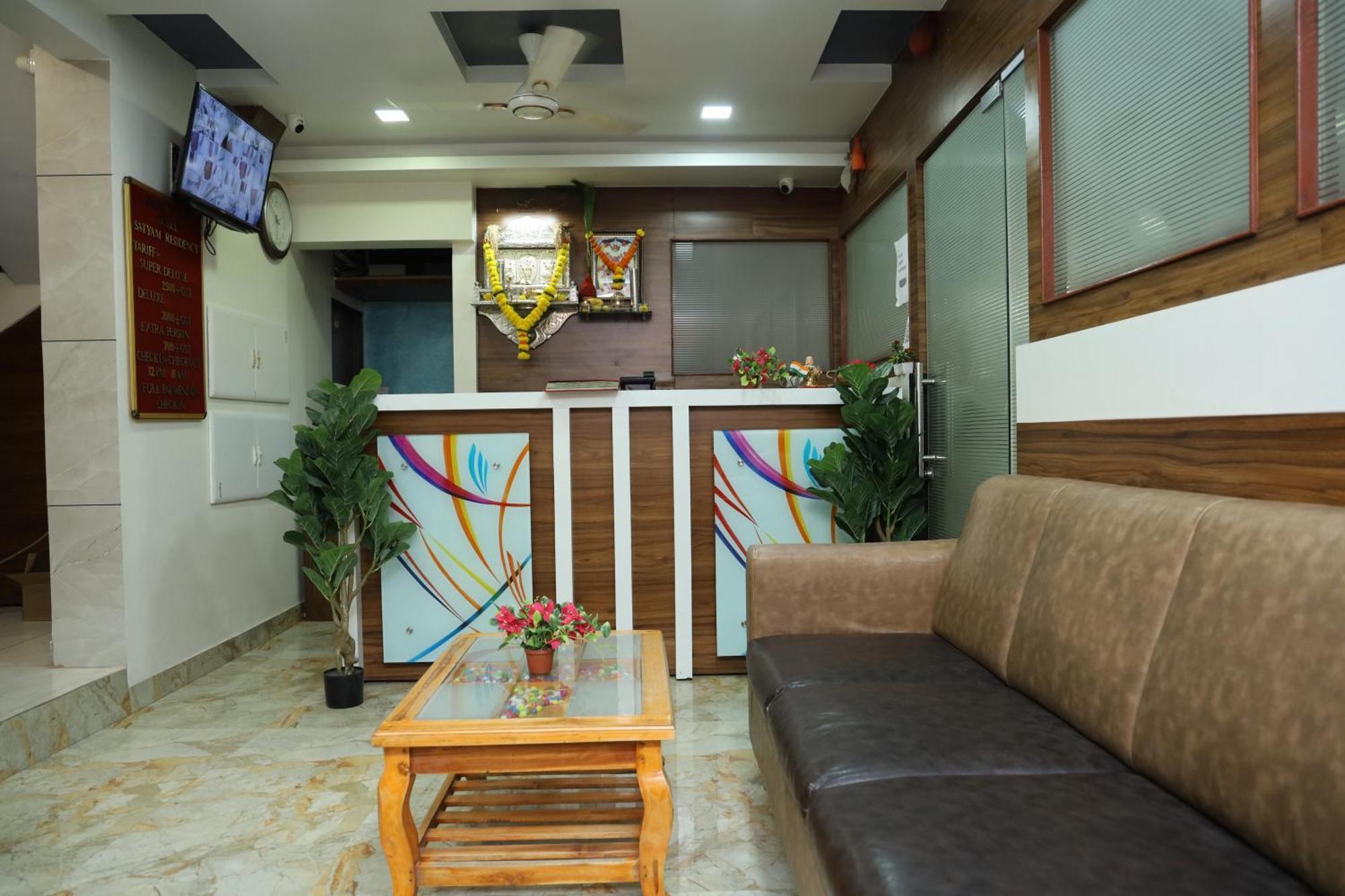 Hotel Satyam Residency Navi Mumbai Buitenkant foto