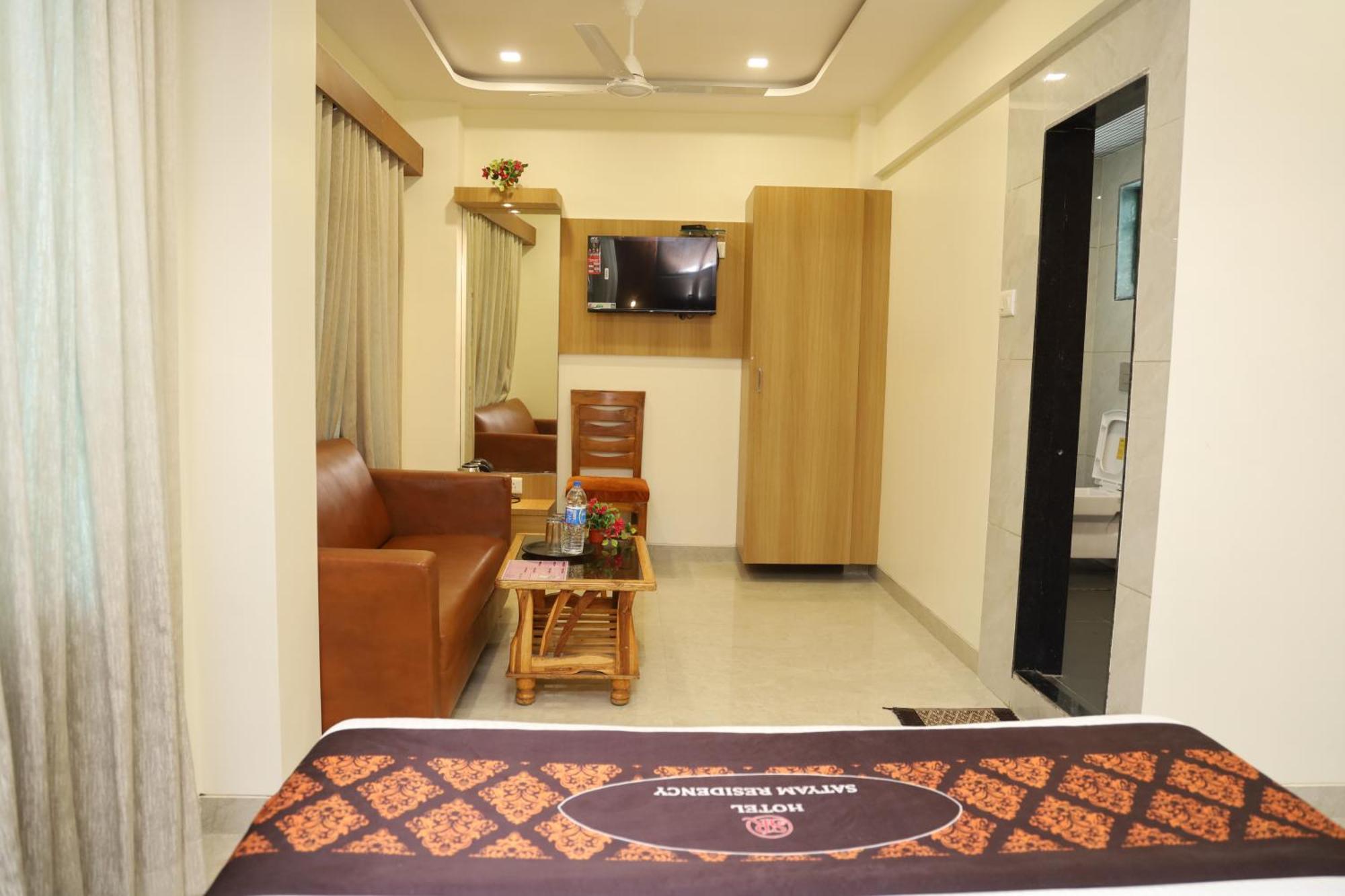 Hotel Satyam Residency Navi Mumbai Buitenkant foto