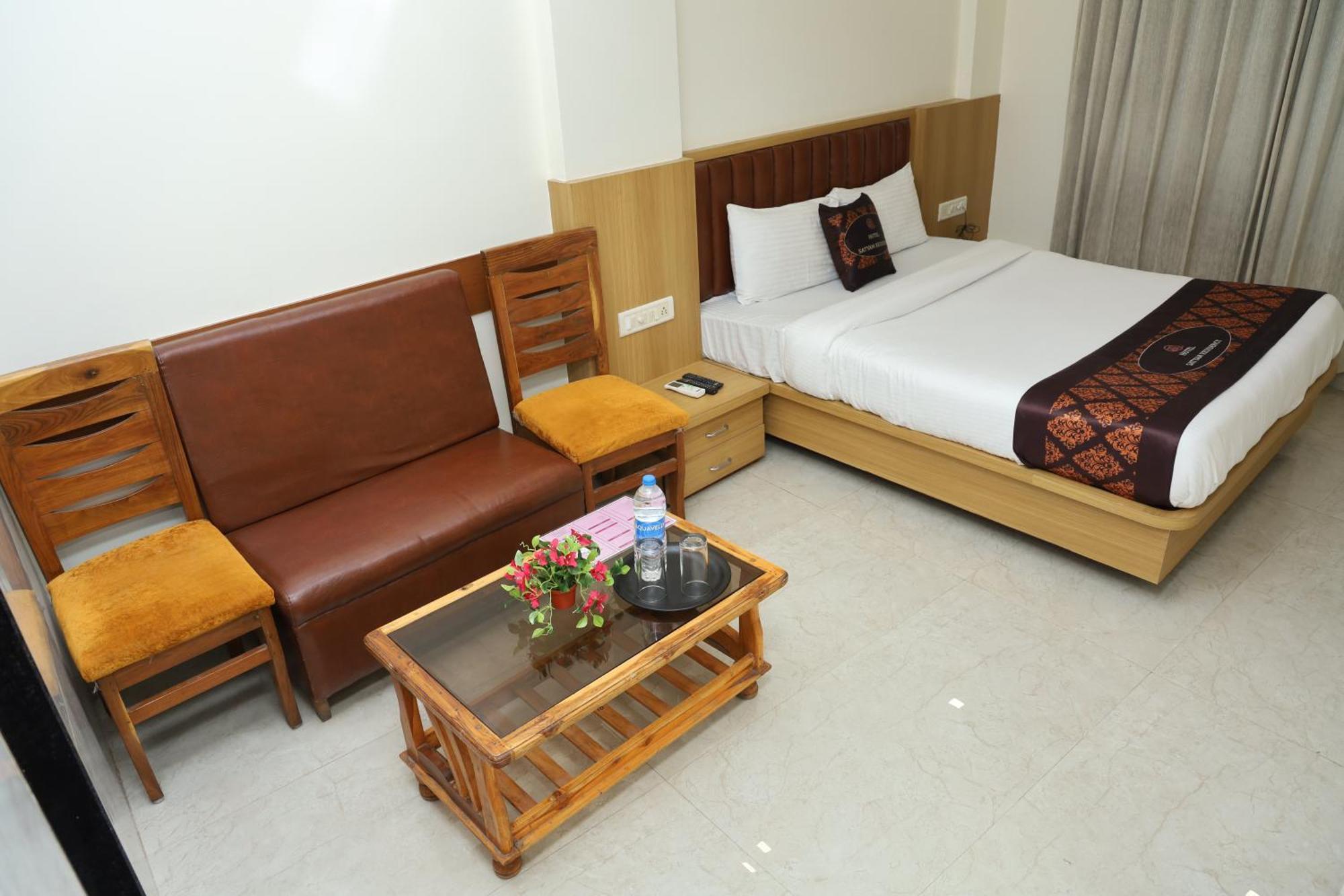 Hotel Satyam Residency Navi Mumbai Buitenkant foto