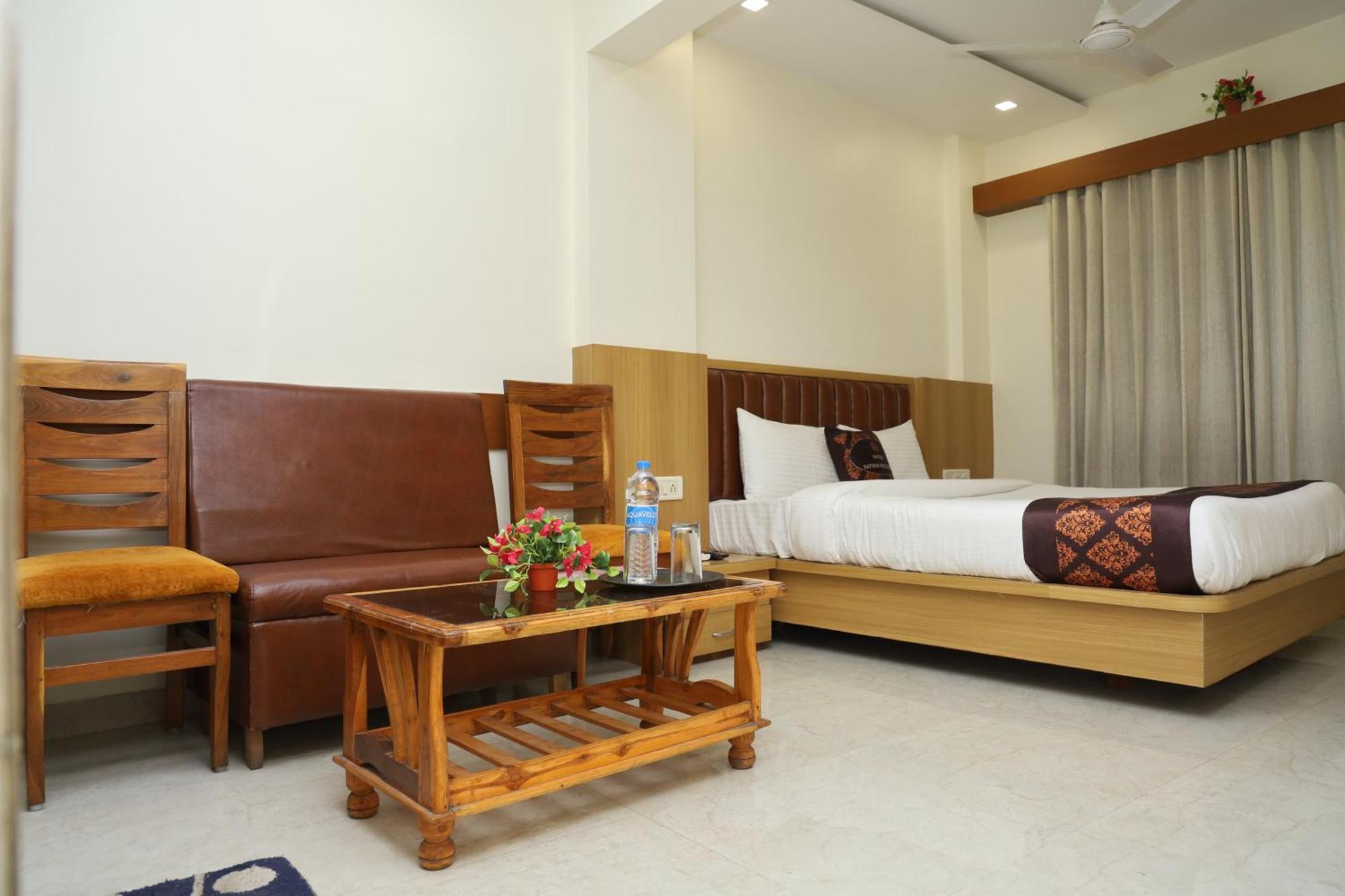 Hotel Satyam Residency Navi Mumbai Buitenkant foto