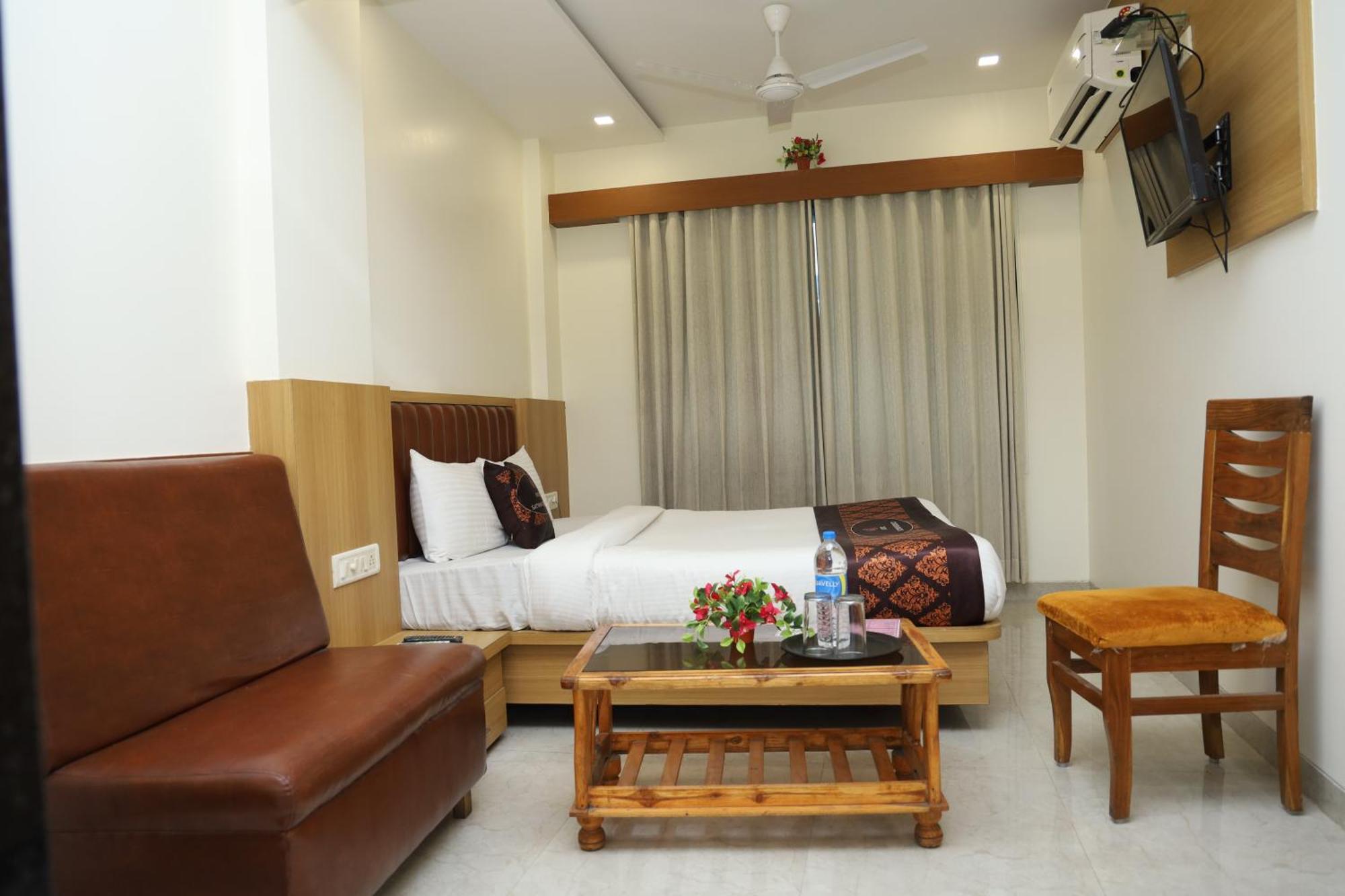 Hotel Satyam Residency Navi Mumbai Buitenkant foto