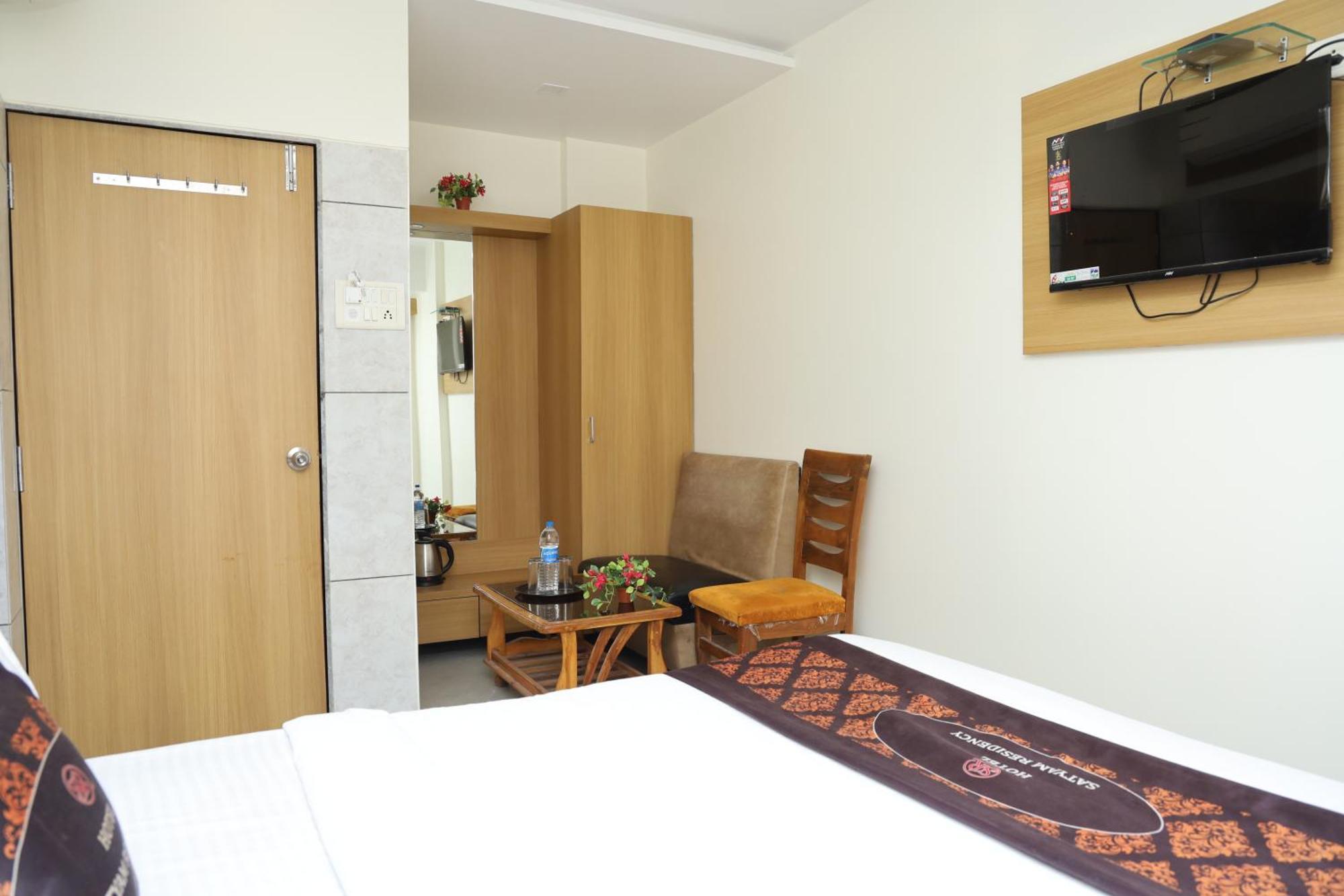 Hotel Satyam Residency Navi Mumbai Buitenkant foto